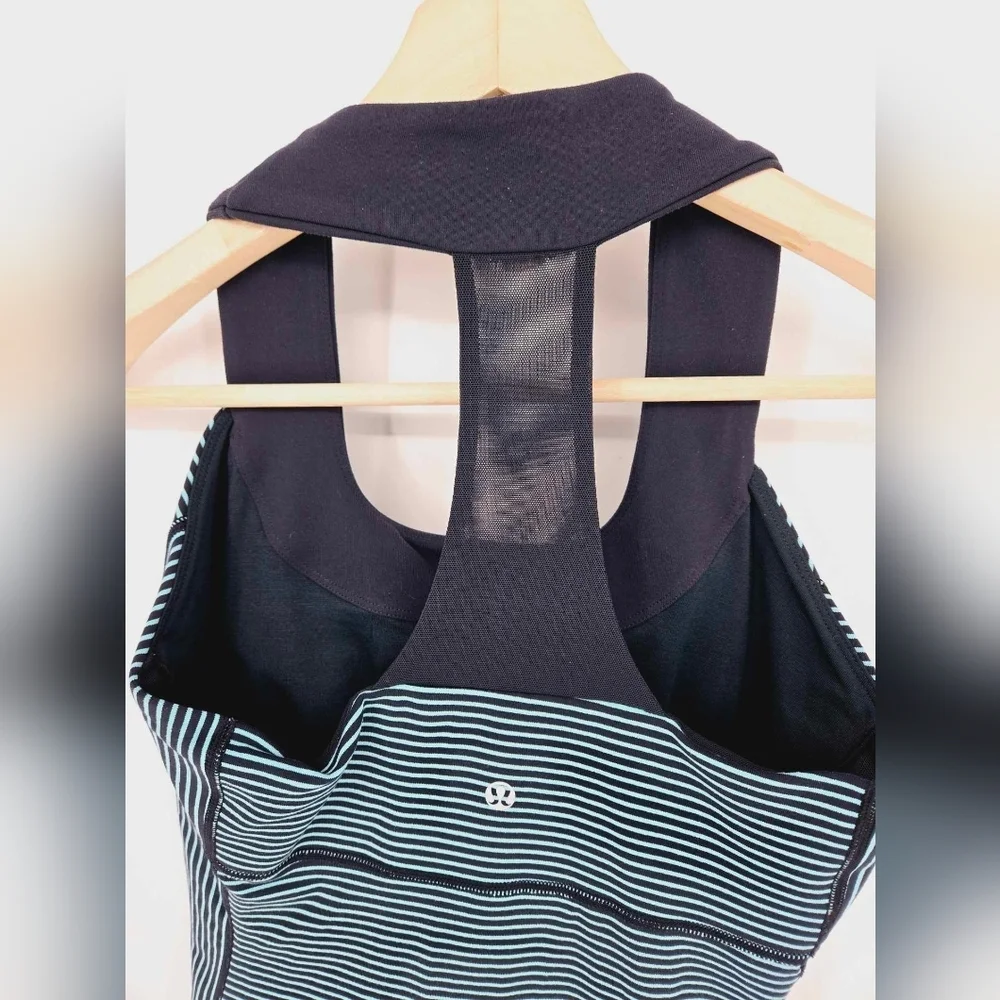 Lululemon Athletica scoopneck razor‎ back tank top size 8